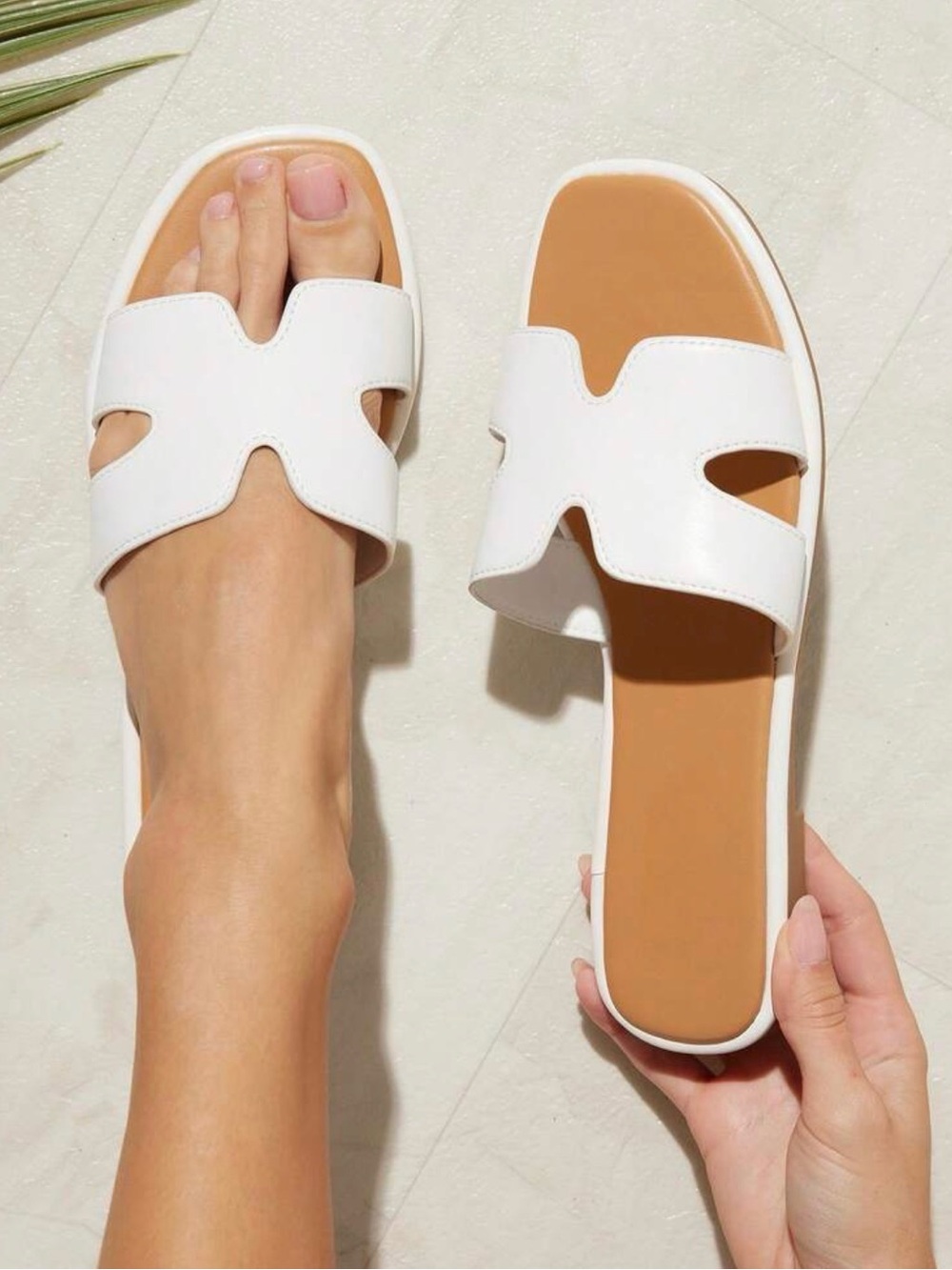 Casual Comfy Cut-Out Flat Sandals Summer Shoes - NEW